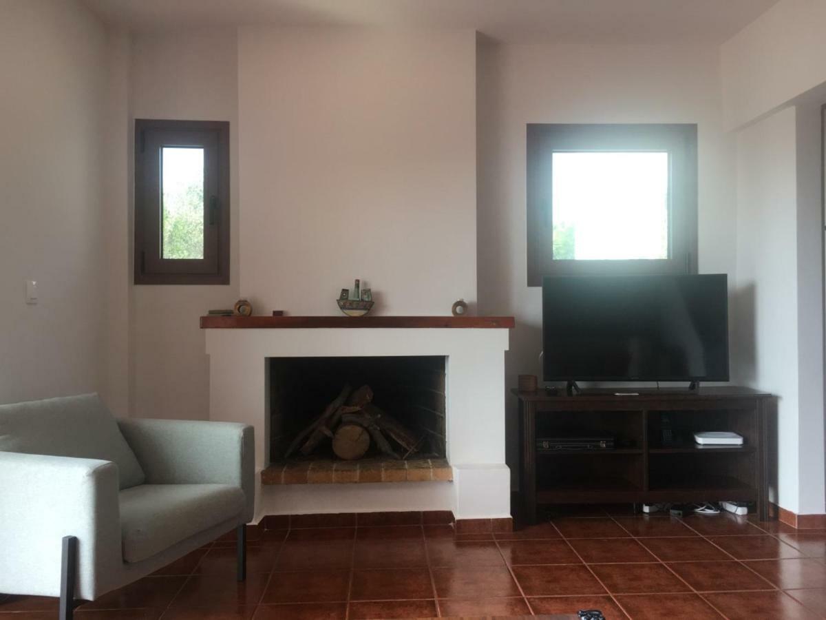 Villa Christina With Private Pool In Saronida, Near Stunning Beaches, Athens Airport & Sounio מראה חיצוני תמונה