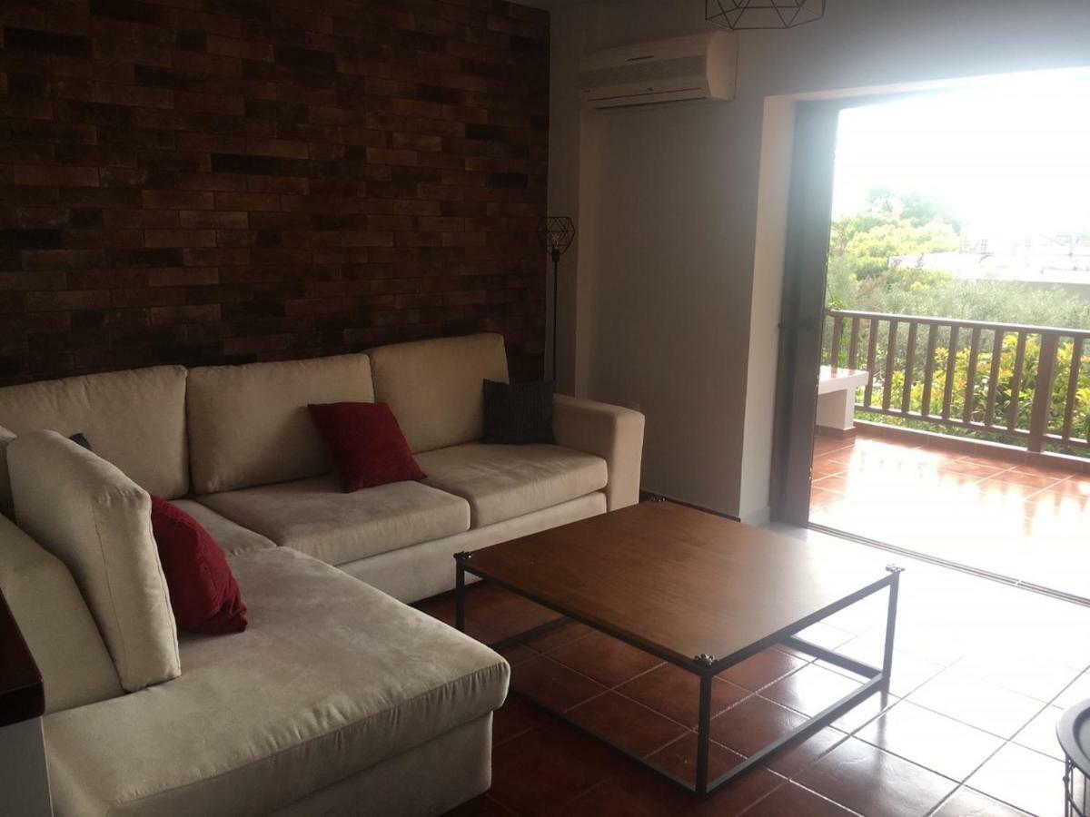 Villa Christina With Private Pool In Saronida, Near Stunning Beaches, Athens Airport & Sounio מראה חיצוני תמונה